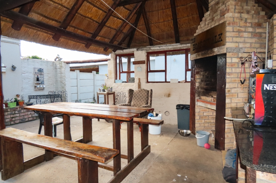 5 Bedroom Property for Sale in Beacon Bay Eastern Cape